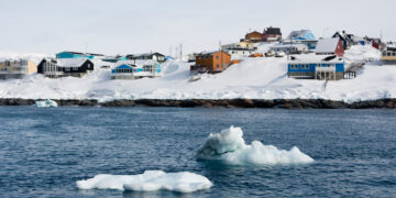 Europe pushes back after Trump announces tariffs over Greenland support: “We will not be blackmailed”