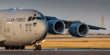 France and GB strike ISIS, US buildup in Europa